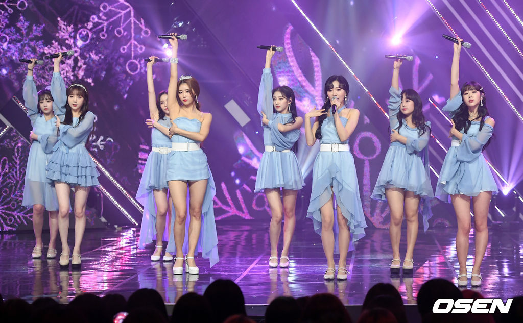 러블리즈가 화려한 무대를 선보이고 있다./ rumi@osen.co.kr
