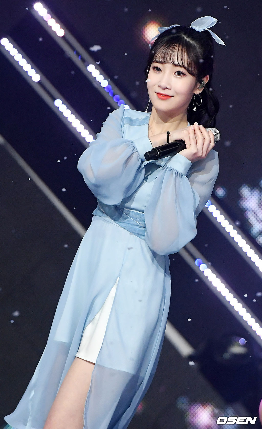 9일 오후 경기도 고양시 일산동구 MBC드림센터에서 진행된 MBC 뮤직 '쇼 챔피언(Show Champion)' 생방송서 러블리즈 유지애가 화려한 무대를 선보이고 있다./ rumi@osen.co.kr