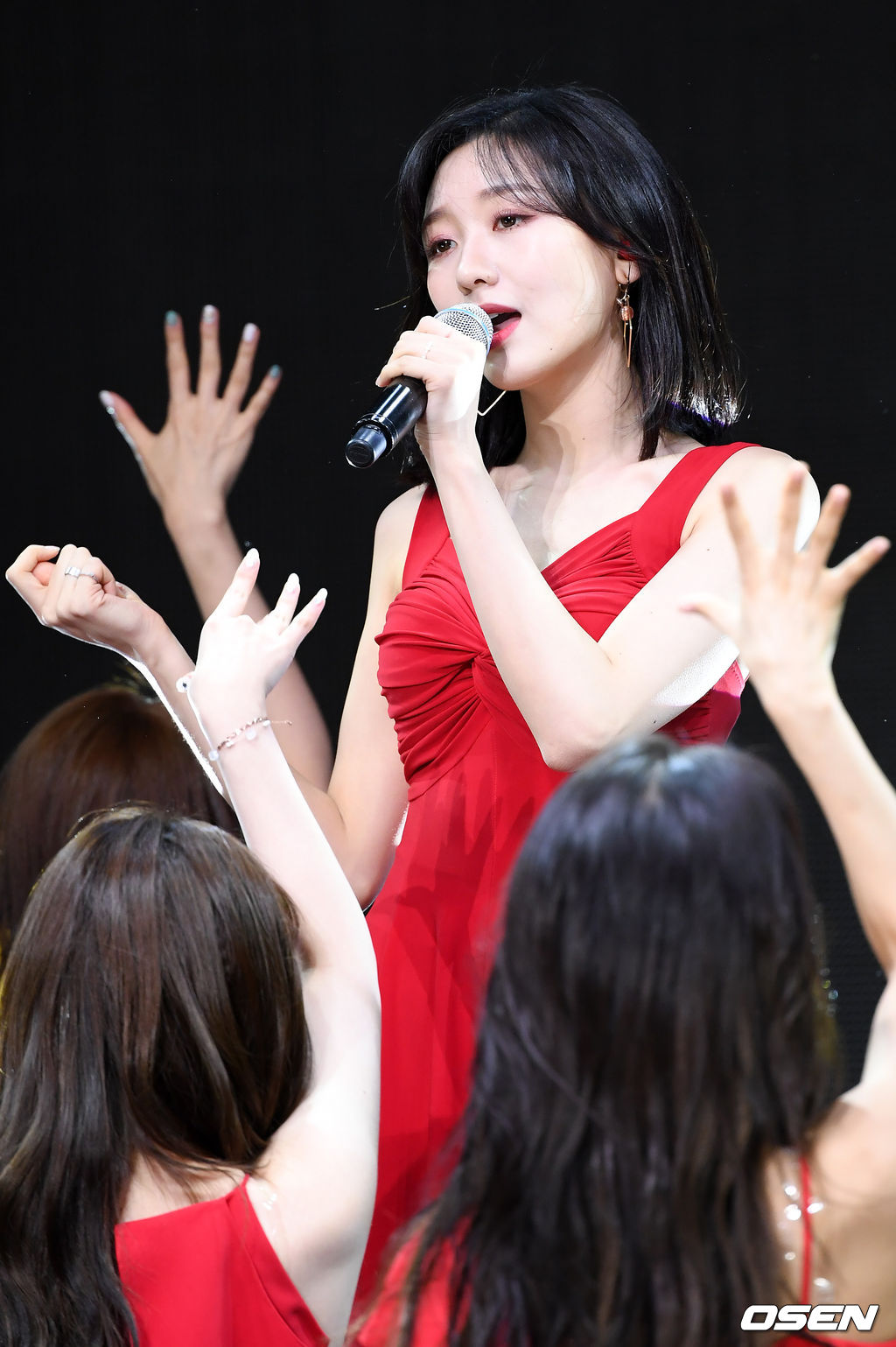 러블리즈 류수정이 아름다운 컴백 무대를 선보이고 있다./rumi@osen.co.kr