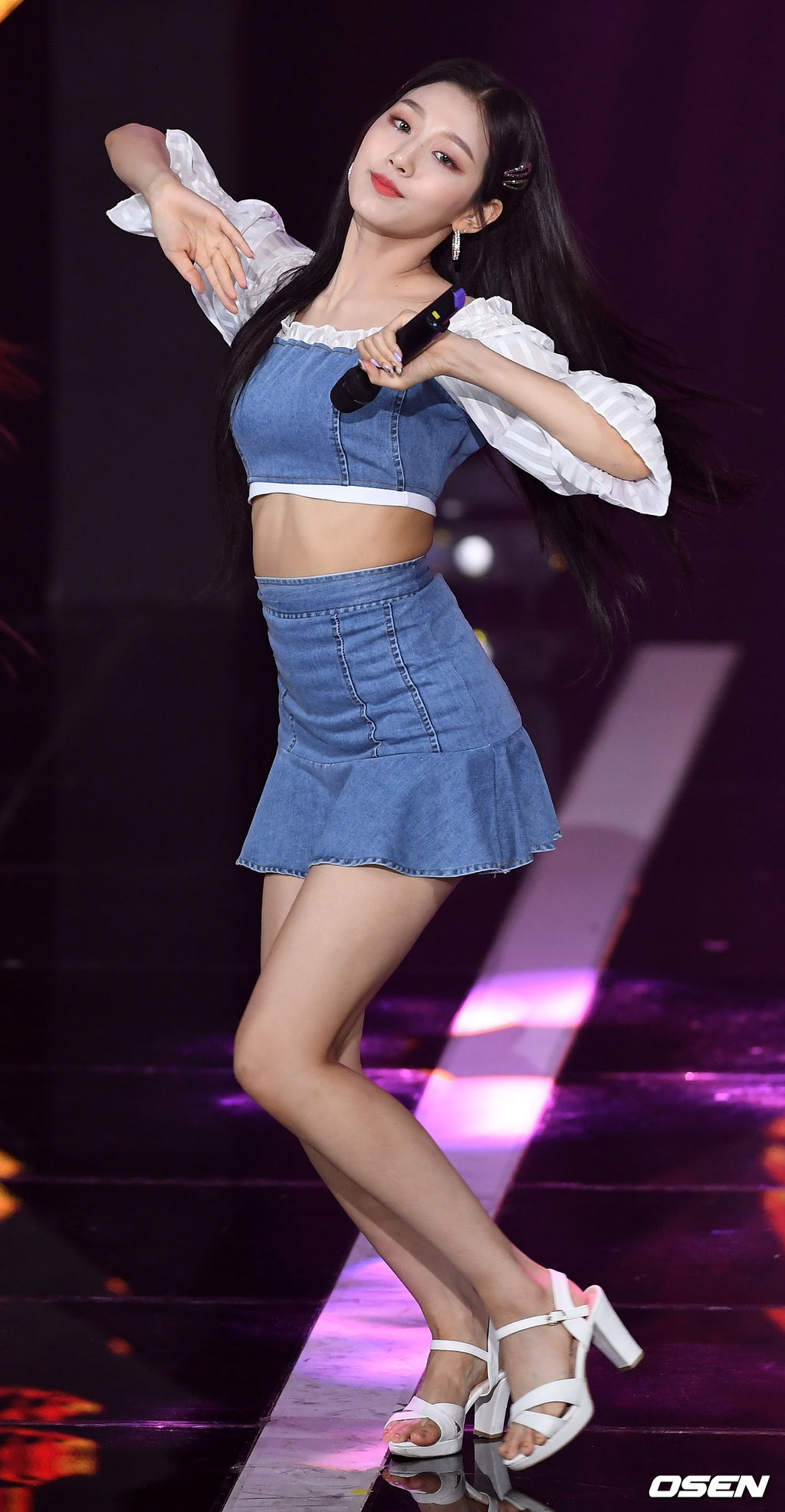 더쇼 생방송에서 러블리즈 정예인이 화려한 무대를 선보이고 있다. / rumi@osen.co.kr