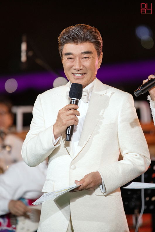 디에이와이엔터테인먼트 제공