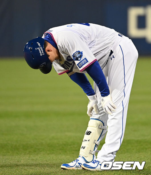 5회말 1사 만루에서 삼성 오재일이 병살타로 물러나며 아쉬워하고 있다. 2021.11.09 /sunday@osen.co.kr