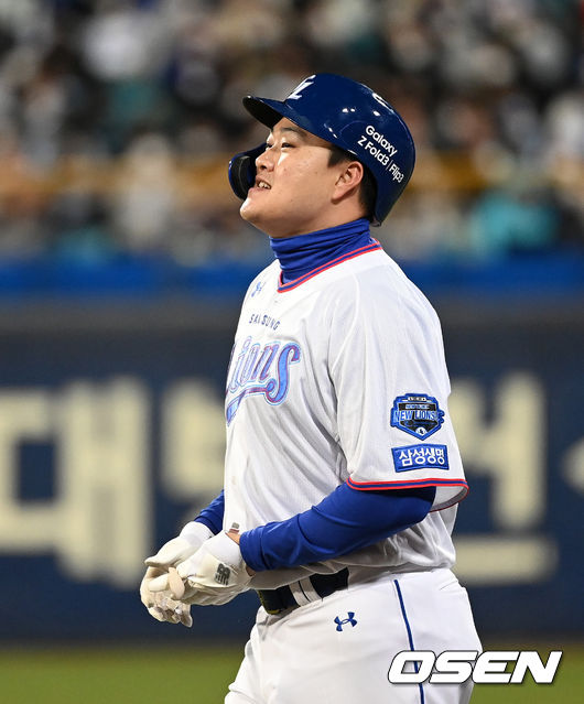 5회말 1사 만루에서 삼성 오재일이 병살타로 물러나며 아쉬워하고 있다. 2021.11.09 /sunday@osen.co.kr