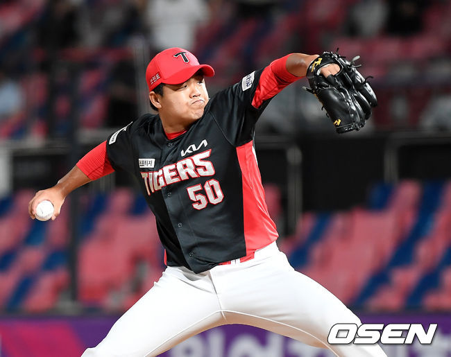 2021시즌 홀드왕을 차지한 KIA 타이거즈 장현식./OSEN DB