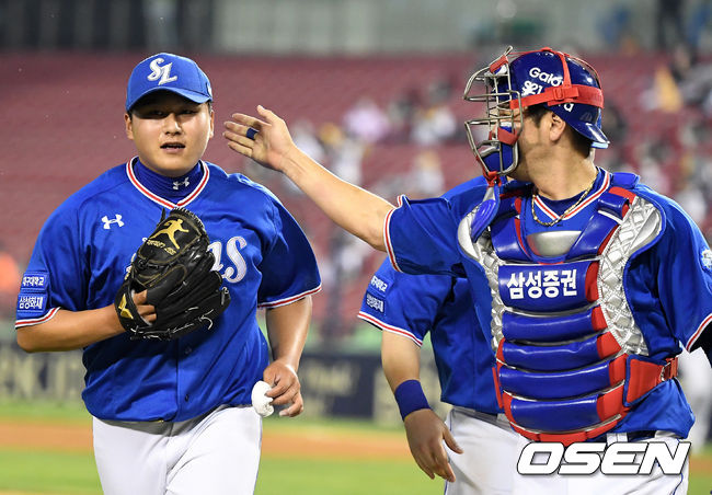 삼성 라이온즈 투수 이승현과 포수 강민호 / OSEN DB