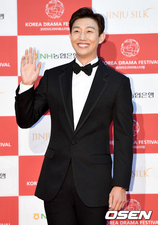 배우 강기영이 참석해 레드카펫을 밟고 있다. /dreamer@osen.co.kr