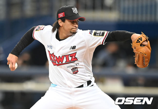 1회초 KT 선발 쿠에바스가 역투하고 있다. 2021.11.14 /ksl0919@osen.co.kr