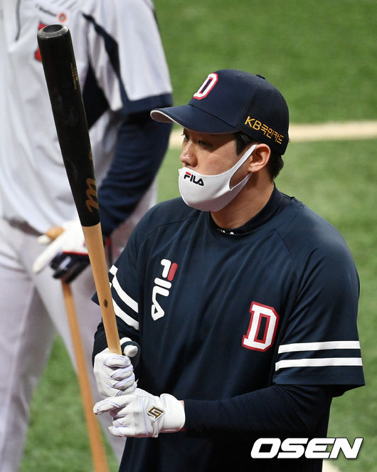 두산 양석환이 타격 훈련을 마치고 이동하고 있다. 2021.11.13 /jpnews@osen.co.kr