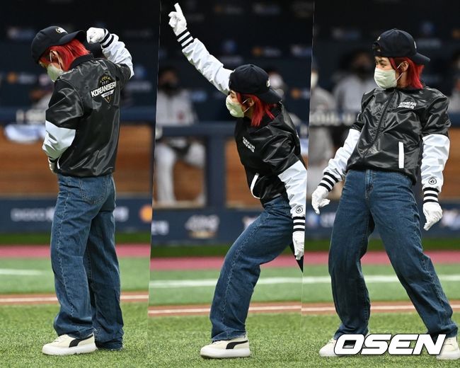 댄서 아이키가 15일 서울 고척스카이돔에서 개최된 2021 신한은행 SOL KBO 한국시리즈 2차전 경기에 앞서 멋진 춤을 선보이고 있다. 2021.11.15 /sunday@osen.co.kr
