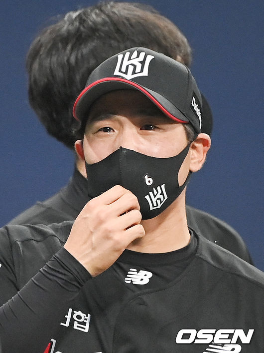 2021 한국시리즈 MVP에 선정된 KT 박경수가 눈물을 보이고 있다.  2021.11.18/ soul1014@osen.co.kr