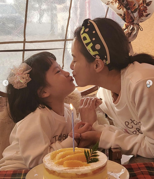 최정윤 SNS