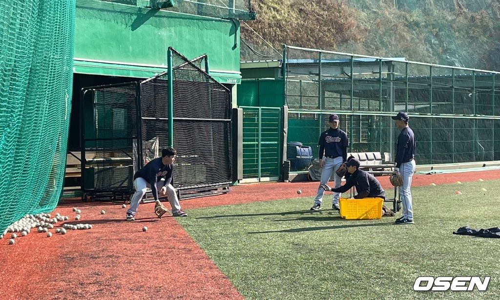 김해 상동구장에서 훈련 중인 김주현 /OSEN DB