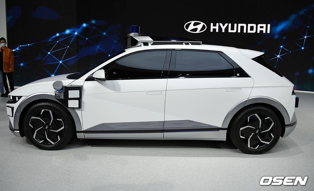 레벨 4 단계의 '아이오닉 5' 자율주행차.