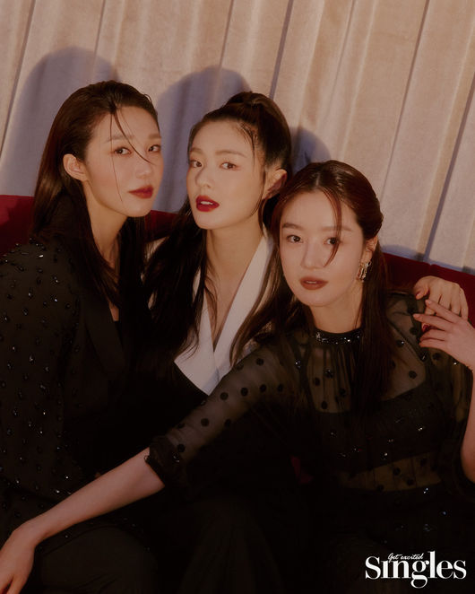 싱글즈 제공