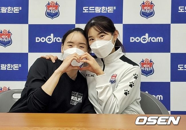 이예림과 전새얀 / what@osen.co.kr