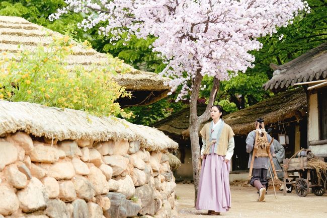 꽃피면달생각하고문화산업전문회사, 몬스터유니온, 피플스토리컴퍼니