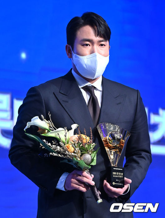 2021년 시즌 최다안타 타이틀을 차지한 롯데 전준우 /OSEN DB