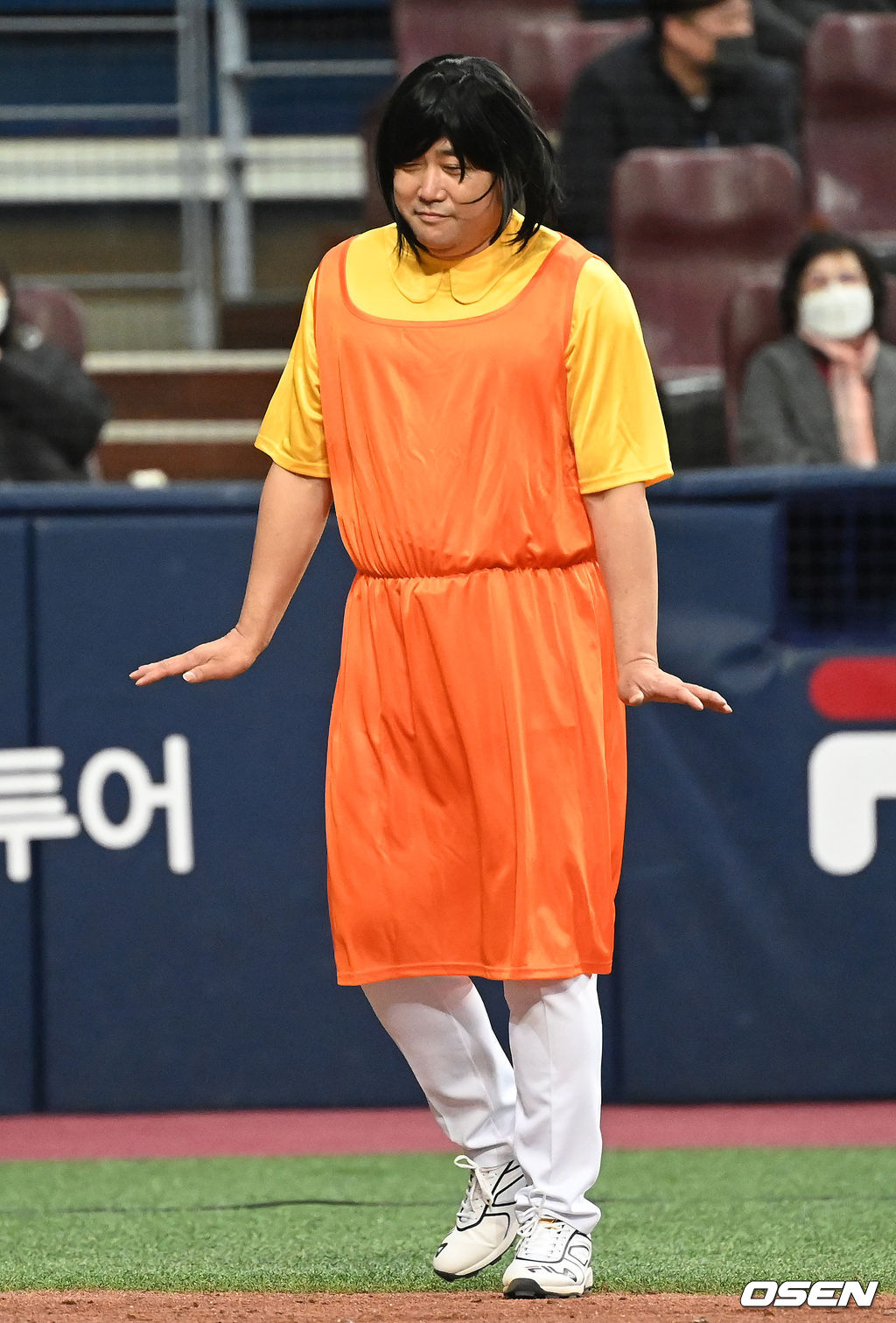 소녀로 분장한 양준혁 감독. /OSEN DB