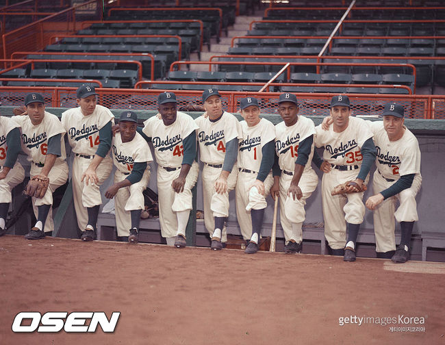 [사진] 1954년 브루클린 다저스 선수들. 왼쪽에서 두 번째가 2022년 명예의 전당에 헌액자로 선정된 길 호지스다. ⓒGettyimages(무단전재 및 재배포 금지)