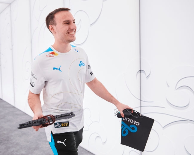 라이엇 게임즈 플리커.