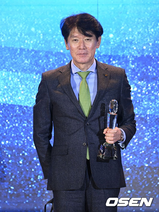 KT 위즈 이강철 감독. / OSEN DB