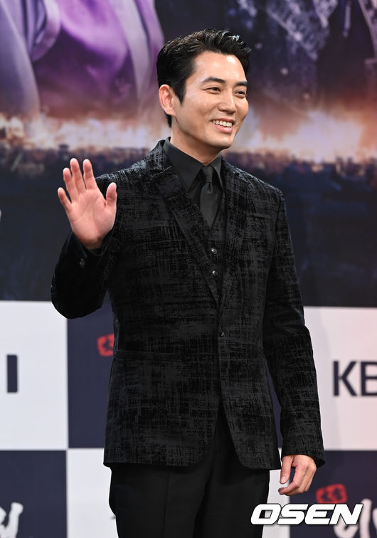 배우 주상욱이 포즈를 취하고 있다.   2021.12.10 / soul1014@osen.co.kr