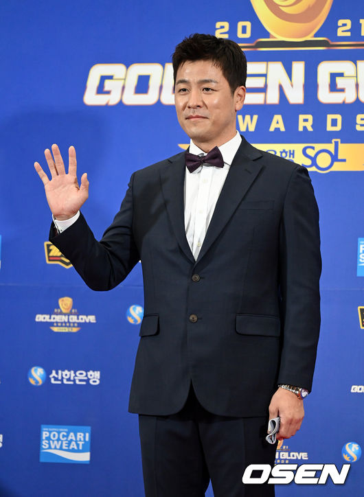 삼성 강민호가 포토타임을 하고 있다. 2021.12.10 /jpnews@osen.co.kr