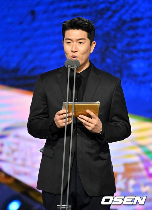 김병현이 시상을 하고 있다. 2021.12.10 /jpnews@osen.co.kr