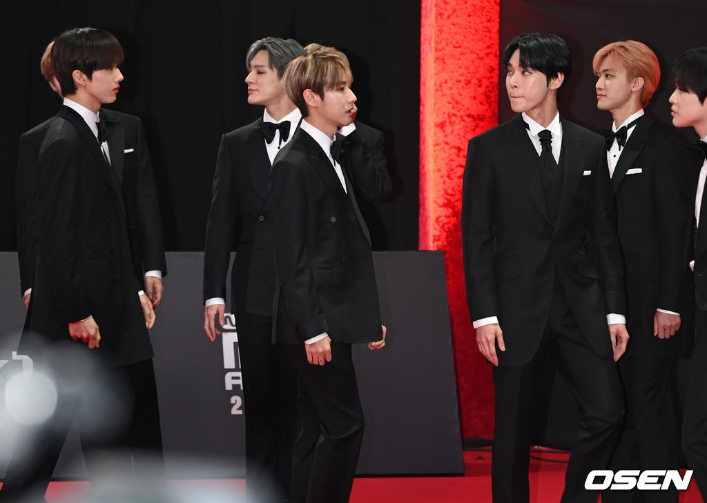 마마 레드카펫 마지막을 장식한 NCT..21명의 멤버들로 가득
