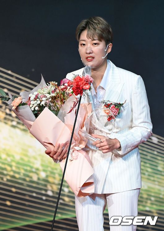 13일 오후 서울 소공동 롯데호텔에서 제10회 MBN '여성스포츠대상' 시상식이 열렸다.대상을 수상한 양궁 안산이 소감을 말하고 있다. 2021.12.13 /sunday@osen.co.kr