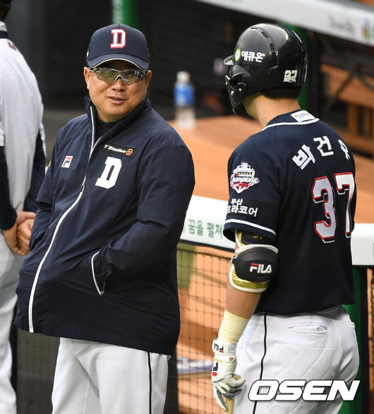 김태형 감독과 박건우 /OSEN DB