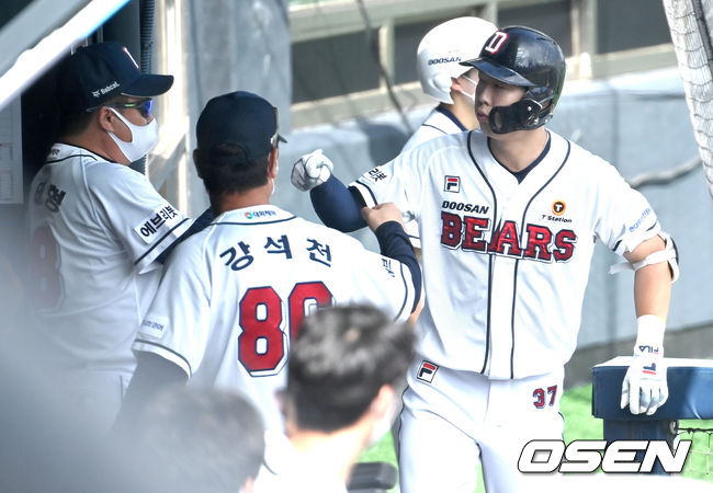 김태형 감독과 박건우 /OSEN DB