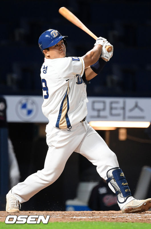 박건우 보상선수로 지목된 강진성 / OSEN DB