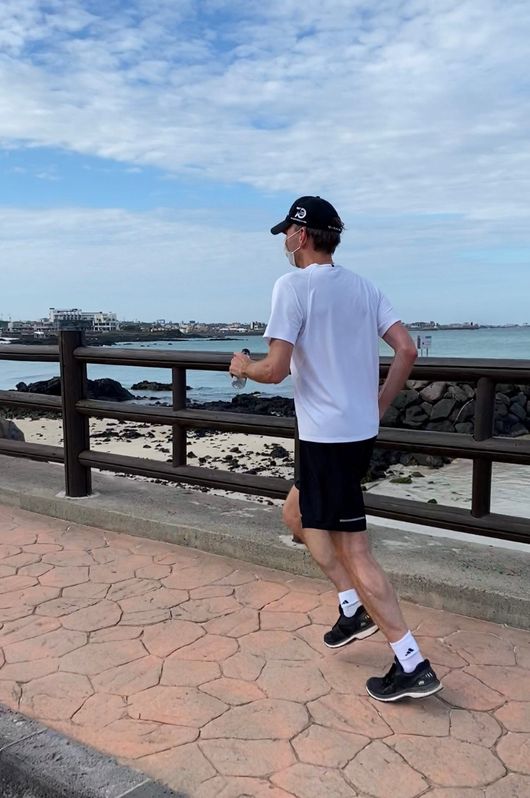 ‘포르쉐 버츄얼 런(Porsche Virtual Run)’ 프로젝트에 참가하고 있는 홀가 게어만 대표. 