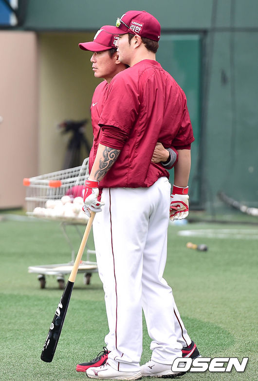 넥센 히어로즈 시절 이강철 코치와 박병호 / OSEN DB