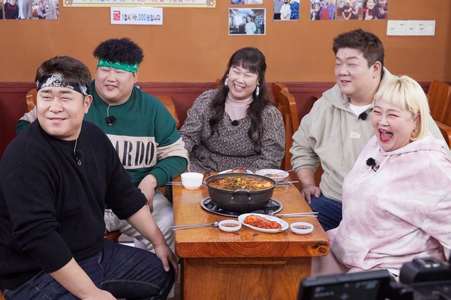 IHQ 제공