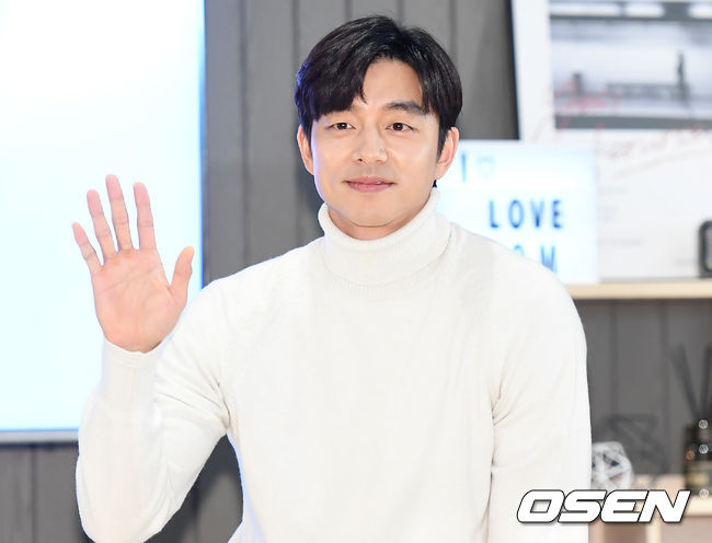배우 공유가 포토타임을 갖고 있다. /youngrae@osen.co.kr 