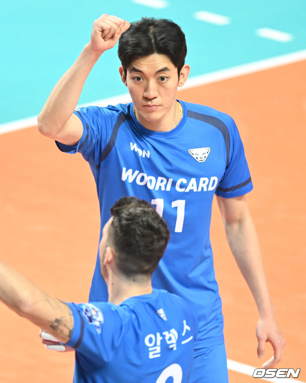 1세트 우리카드 김재휘가 득점에 성공한 뒤 기뻐하고 있다. 2021.12.29 /ksl0919@osen.co.kr