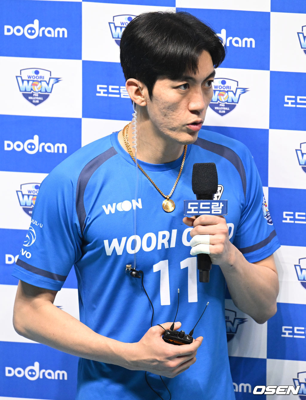 경기종료 우리카드 김재휘가 인터뷰를 진행하고 있다. 2021.12.29 /ksl0919@osen.co.kr