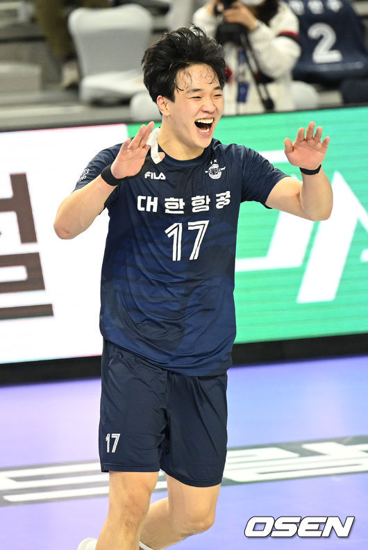 3세트 막판 대한항공 임동혁이 득점에 기뻐하고 있다. 2021.12.30 / dreamer@osen.co.kr