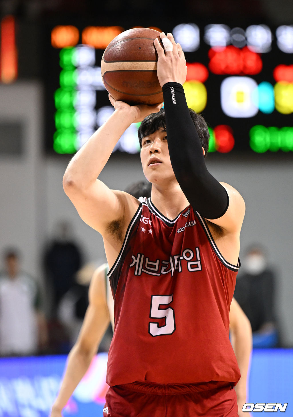 안양체육관에서 열린 2021~2022 KGC인삼공사 정관장 프로농구 안양 KGC와 원주 DB의 경기, 4쿼터 KGC 변준형이 자유투를 실패하고 있다. 2021.12.31 /sunday@osen.co.kr