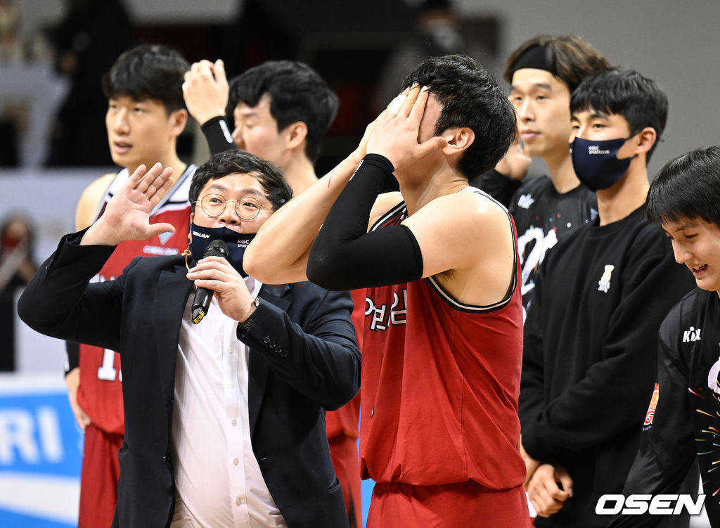 안양체육관에서 열린 2021~2022 KGC인삼공사 정관장 프로농구 안양 KGC와 원주 DB의 경기, 4쿼터 자유투를 실패했던 KGC 변준형이 자책을 하고 있다. 2021.12.31 /sunday@osen.co.kr