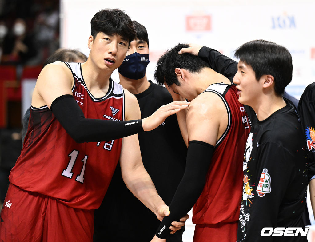 안양체육관에서 열린 2021~2022 KGC인삼공사 정관장 프로농구 안양 KGC와 원주 DB의 경기, 4쿼터 자유투를 실패했던 KGC 변준형이 자책을 하고 있다. 2021.12.31 /sunday@osen.co.kr