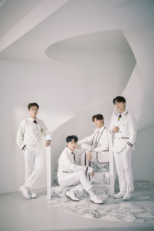 '크로스오버 아이콘' 포레스텔라, 레전드 무대→역대급 티켓 파워..2022 열일 행보 예고