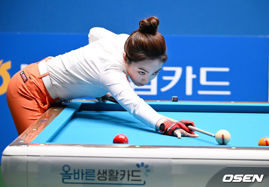 차유람이 신중하게 샷을 하고 있다. 2022.01.03 /rumi@osen.co.kr