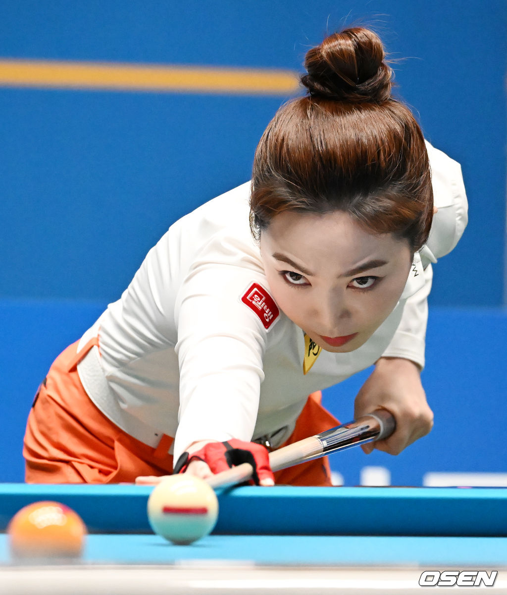 차유람이 신중하게 샷을 하고 있다. 2022.01.03 /rumi@osen.co.kr