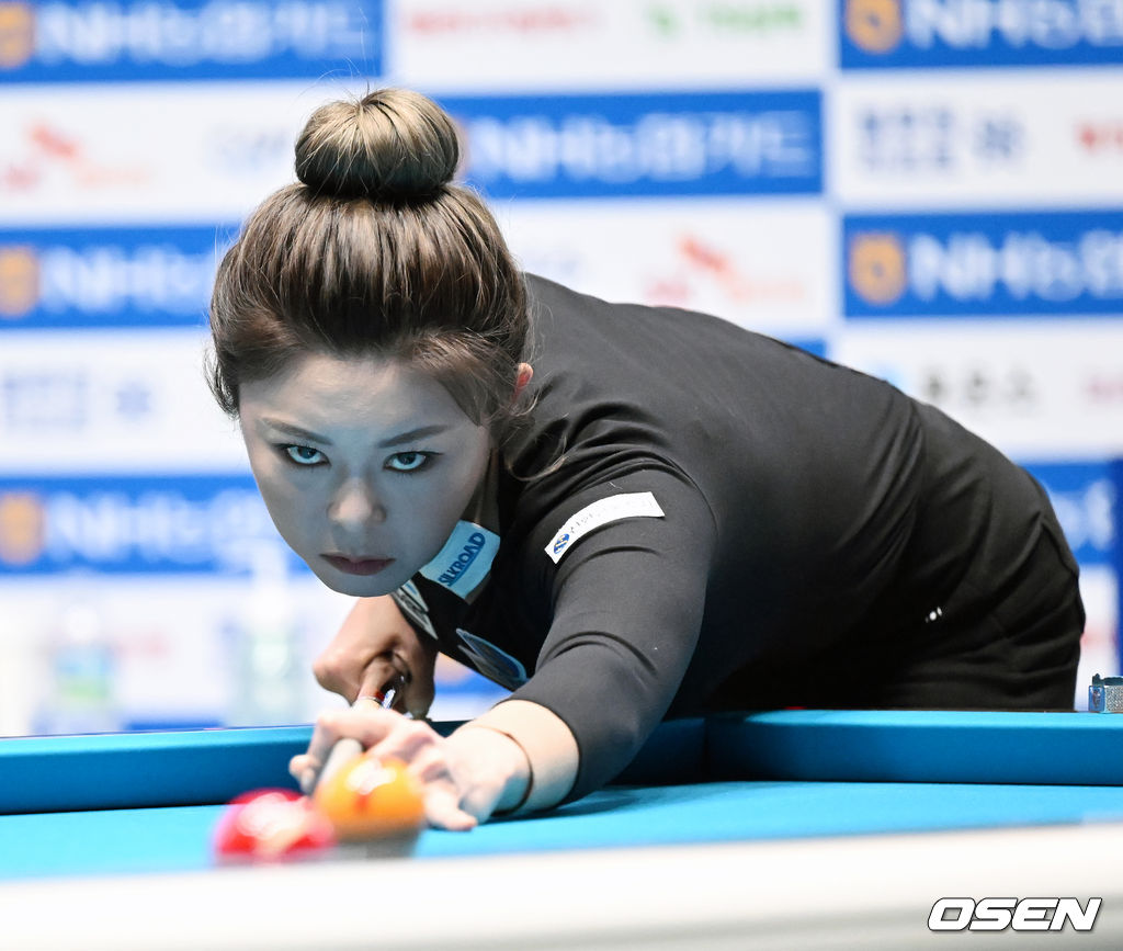 김가영이 신중하게 샷을 하고 있다. 2022.01.03 /rumi@osen.co.kr