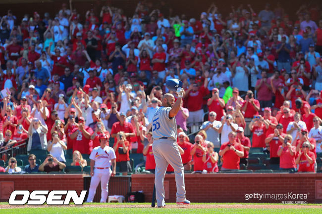 [사진] 2021년 다저스 소속으로 친정팀 홈구장을 방문했던 알버트 푸홀스. ⓒGettyimages(무단전재 및 재배포 금지)