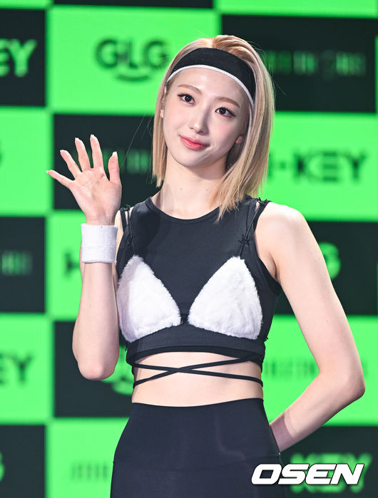 5일 오후 서울 청담동 일지아트홀에서 그룹 하이키(H1-KEY) 데뷔 쇼케이스가 진행됐다.4인조 걸그룹 하이키(서이, 리이나, 옐, 시탈라)는 오늘 오후 6시 각종 음원사이트를 통해 첫 번째 싱글 ‘애슬레틱 걸(Athletic Girl)’을 발매하고 본격적인 데뷔 활동에 돌입한다.하이키 리이나가 포즈를 취하고 있다. 2022.01.05 / soul1014@osen.co