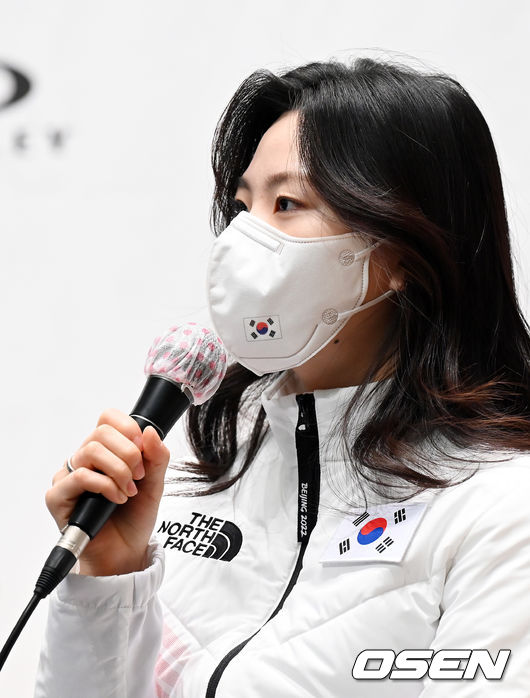 쇼트트랙 이유빈이 질문에 답을 하고 있다. 2022.01.05 /jpnews@osen.co.kr